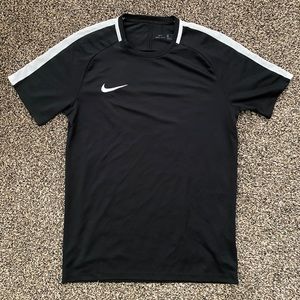 Nike Dri-Fit Men’s Medium Tee